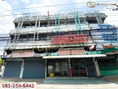 อาคารพาณิชย์ 4 ชั้น 2 คูหามีดาดฟ้า ติดถนนเพชรเกษม ทำเลทองเหมาะกับการลงทุนสุดๆ