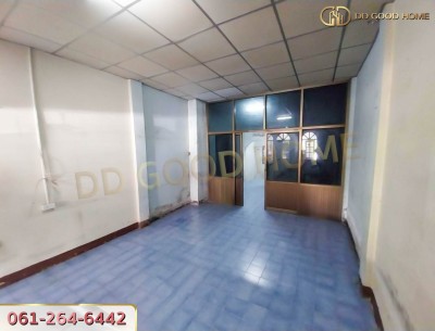 ขายทาวน์เฮาส์ 2 ชั้น บ้านศรีสามพราน ต.ท่าตลาด