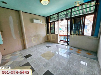 ทาวน์เฮ้าส์ 2 ชั้น หมู่บ้านสุขสันต์ 6 บางแค ภาษีเจริญ ใกล้รถไฟฟ้า
