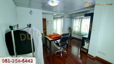 หอพักพร้อมบ้านอยู่ศัย 3 ชั้นครึ่ง ซ.รัตนาธิเบศร์ 22 ต.รัตนาธิเบศร์ จ.นนทบุรี