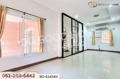 ทาวน์โฮม นนทรีเพลส ถ.นครอินทร์ นนทบุรี ใกล้แม็คโคร นครอินทร์