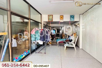 อาคารพาณิชย์ ทะเลชุบศร ถ.โกษาปาน เมืองลพบุรี ใกล้วิทยาลัยเทคนิคลพบุรี