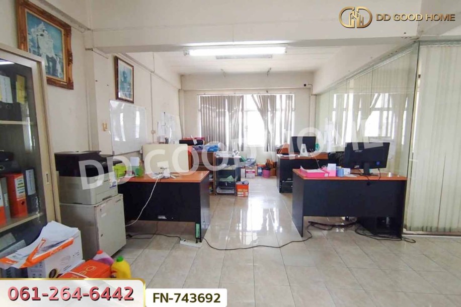 อาคารพาณิชย์ นวนคร ถ.พหลโยธิน ปทุมธานี ใกล้ ตลาดไท-4