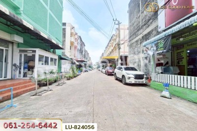 อาคารพาณิชย์ หมู่บ้านศรีเพชร ซ.เพชรเกษม 106 หนองแขม ใกล้บิ๊กซี เอ็กซ์ตร้า สาขาเพชรเกษม 2