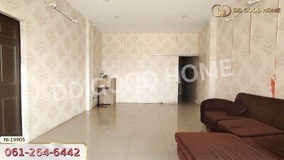 อาคารพาณิชย์ อ.กบินทร์บุรี ถ.กบินทร์บุรี-ปักธงชัย ปราจีนบุรี