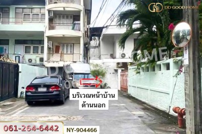 บ้านเดี่ยว ซ.ปรีดีพนมยงค์ 19 ถ.สุขุมวิท 71 คลองเตย ใกล้ BTS พระโขนง.