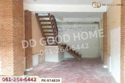 อาคารพาณิชย์ ท่าหิน ซ.ราชดำเนิน 2 ถ.สรศักดิ์ 1 ลพบุรี ใกล้ สวนราชานุสรณ์.