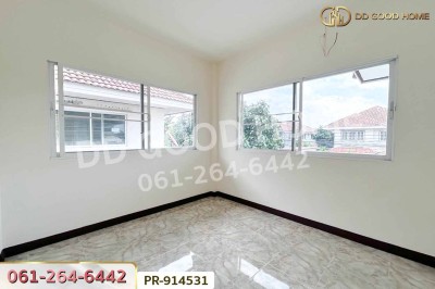 บ้านเดี่ยว บ้านคริสตัล ถ.ฉลองกรุง ใกล้สนามบินสุวรรณภูมิ.