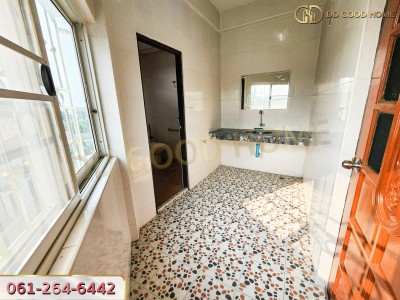 ขายอาคารพาณิชย์ 4.5 ชั้นพร้อมดาดฟ้า 28.40 ตร.ว พร้อมอยู่ ริมถนนพระราม2
