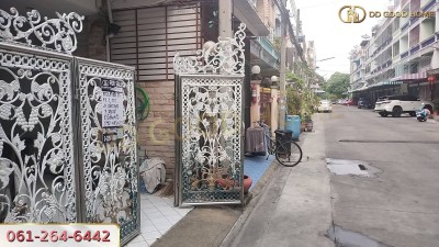 ขายทาวน์เฮ้าส์ 4 ชั้น หมู่บ้านชวลิต จอมทอง ซ.14 ราคาพิเศษ