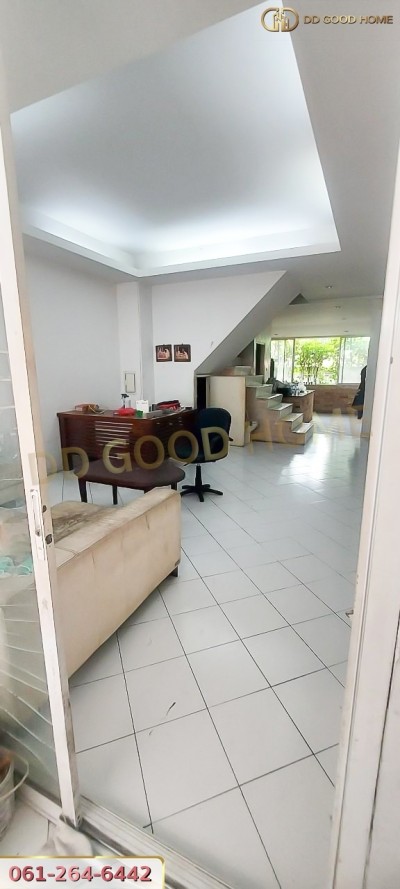 ขายทาวน์เฮ้าส์ 4 ชั้น หมู่บ้านชวลิต จอมทอง ซ.14 ราคาพิเศษ