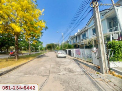 ทาวส์โฮม 2 ชั้น หมู่บ้าน Villaggio Bangna (วิลเลจจิโอ บางนา) พร้อมอยู่