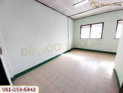 ขายทาวน์เฮาส์ 2 ชั้น บ้านศรีสามพราน ต.ท่าตลาด