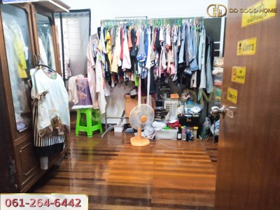 ทาวน์เฮ้าส์ 2 ชั้น 17 ตร.ว. ใกล้รถไฟฟ้า แขวง คลองจั่น เขต บางกะปิ