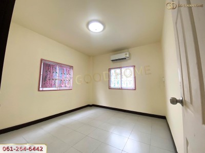 บ้านทาวน์เฮ้าส์ 2 ชั้น หลังริม ซอยหมู่บ้านทางรถไฟฝั่งตะวันตก อ.หัวหิน จ.ประจวบคีรีขันธ์