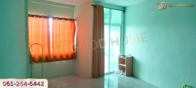 บ้านบอหมัก ทาวน์เฮ้าส์ 3 ชั้น ถนนราษฎร์ร่วมใจ ต.ในเมือง อ.เมืองกำแพงเพชร