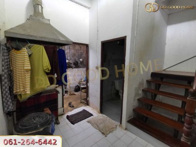 บ้านวังมณี (Baan Wungmanee) ทาวน์เฮ้าส์ 2 ชั้น หลังริม พุทธมณฑลสาย 5 ต.ไร่ขิง