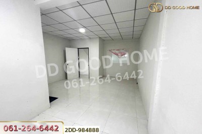 ทาวน์เฮ้าส์ หมู่บ้านธราดลบุรี ปทุมธานี ใกล้โลตัส รังสิตคลอง 7