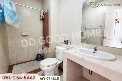 ทาวน์โฮม ปริญลักษณ์ เพชรเกษม 69 ใกล้ บิ๊กซีเพชรเกษม.