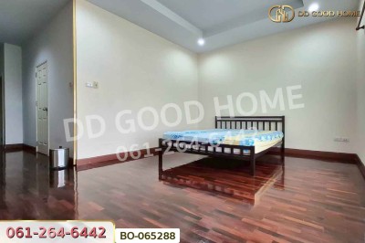 ทาวน์โฮม นนทรีเพลส ถ.นครอินทร์ นนทบุรี ใกล้แม็คโคร นครอินทร์