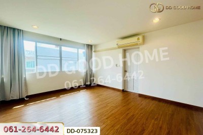 ทาวน์โฮม กุญชร์สิริ ทาวน์โฮมโมเดิร์นลอฟท์ เมืองระยอง ใกล้โฮมโปร ระยอง