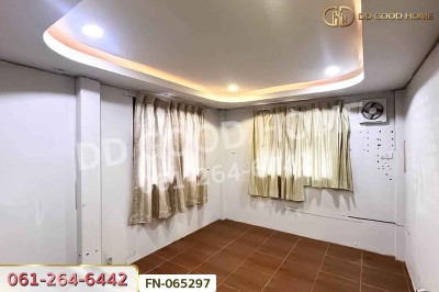 ทาวน์เฮ้าส์ หมู่บ้านการเคหะชุมชน มะขามเตี้ย สุราษฎร์ธานี ใกล้เซ็นทรัล สุราษฎร์ธานี