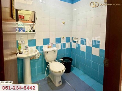 ทาวน์เฮ้าส์ หมู่บ้านลภาวัน 12 นนทบุรี ใกล้วัดสพานสูง.