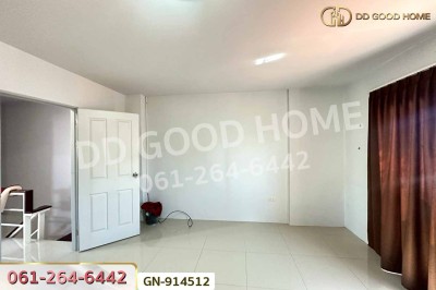 ทาวน์เฮาส์ พาร์ค วิลเลจ 4 สารสาสน์-ราชพฤกษ์ ปทุมธานี ใกล้โรงเรียนสารสาสน์ ราชพฤกษ์.