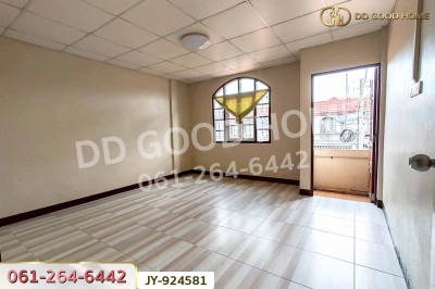 ทาวน์เฮ้าส์ หมู่บ้านบัวทองแลนด์ ถ.บางกรวย-ไทรน้อย นนทบุรี ใกล้เซ็นทรัลเวสต์เกต