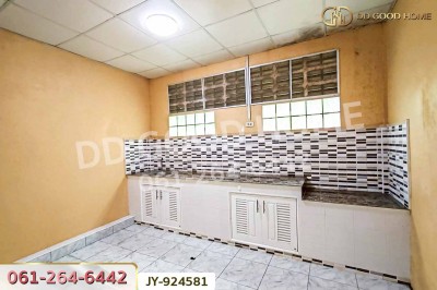 ทาวน์เฮ้าส์ หมู่บ้านบัวทองแลนด์ ถ.บางกรวย-ไทรน้อย นนทบุรี ใกล้เซ็นทรัลเวสต์เกต