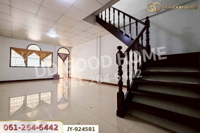 ทาวน์เฮ้าส์ หมู่บ้านบัวทองแลนด์ ถ.บางกรวย-ไทรน้อย นนทบุรี ใกล้เซ็นทรัลเวสต์เกต