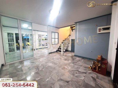 หมู่บ้านบุศรินทร์ รามอินทรา ซ.พระยาสุเรนทร์ 40 กรุงเทพฯ