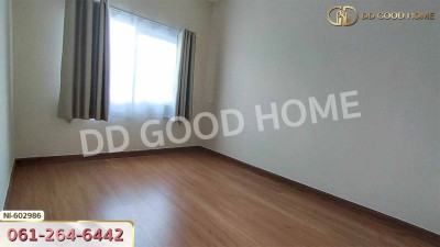 ทาวน์โฮม โกลเด้นทาวน์ ติวานนท์-แจ้งวัฒนะ ปทุมธานี ใกล้อิมแพ็ค อารีน่า เมืองทองธานี