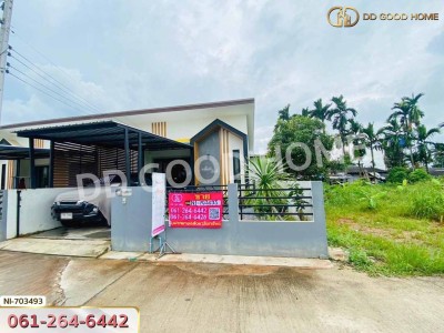 ทาวน์เฮ้าส์ ส้มเกลี้ยงทาวน์ สุราษฎร์ธานี ใกล้แม็คโคร สุราษฎร์ธานี