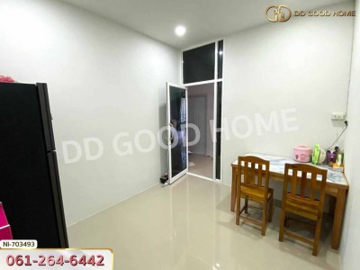 ทาวน์เฮ้าส์ ส้มเกลี้ยงทาวน์ สุราษฎร์ธานี ใกล้แม็คโคร สุราษฎร์ธานี