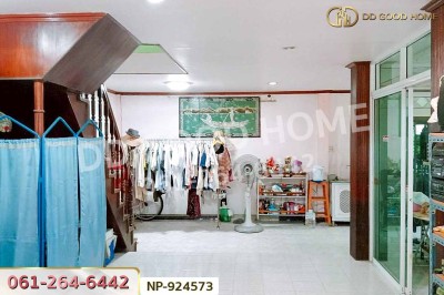 ทาวน์เฮ้าส์ หมู่บ้านศรีสวัสดิ์ ถ.สำเร็จพัฒนา นนทบุรี ใกล้มหาวิทยาลัยมหิดลศาลายา