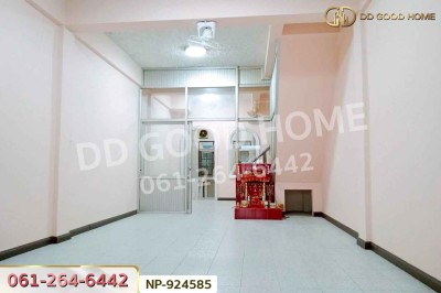 ทาวน์เฮ้าส์ หมู่บ้านศรีเพชร เพชรเกษม 106 หนองแขม ใกล้มหาวิทยาลัยเอเชียอาคเนย์