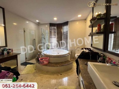 บ้านเดี่ยว หมู่บ้านลาดพร้าว 2 บางกะปิ ใกล้เซ็นทรัล เฟสติวัล อีสต์วิลล์